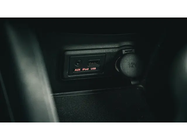 Kia Venga 1.6 CVVT Plus Pack AUTOMAAT NAVI 2013 Benzine 36