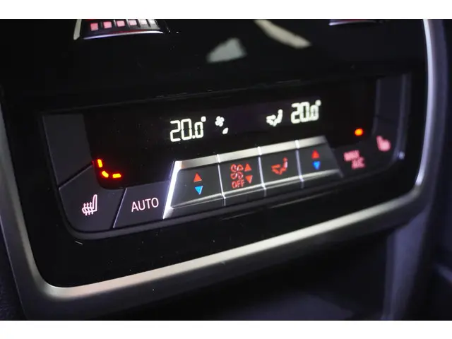 BMW XM 50e 2025 Hybride Benzine 36