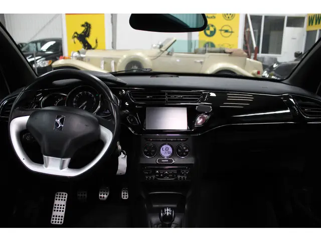 Citroën DS3 Cabrio 1.2 VTi Chic 2013 Benzine 8