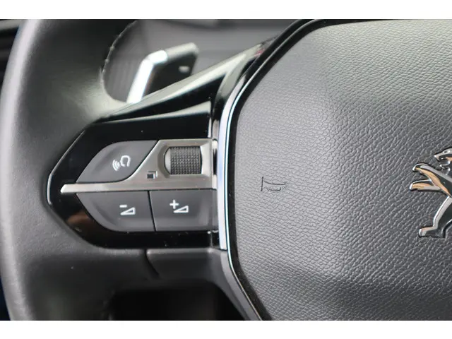 Peugeot 2008 1.2 PT ACTIVE PACK 130PK 2021 Benzine 28