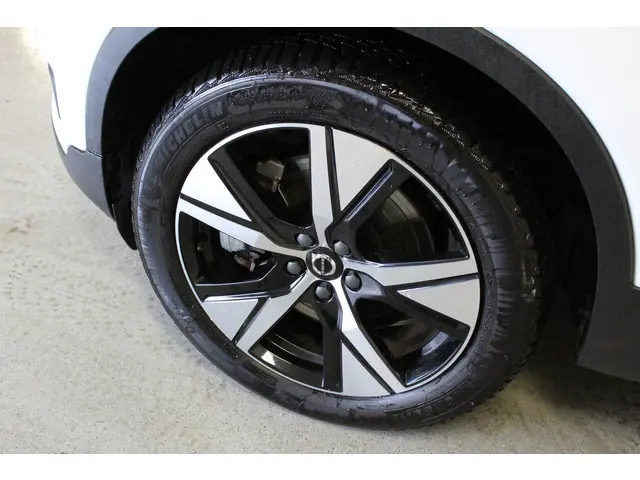 Volvo XC40 Recharge P8 AWD R-Design 2020 Elektrisch 4