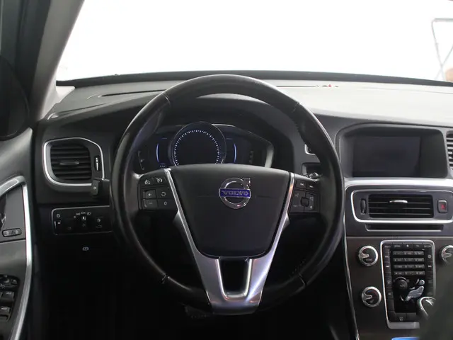 Volvo V60 2.4 D6 Twin Engine Summum 2015 Hybride Diesel 14