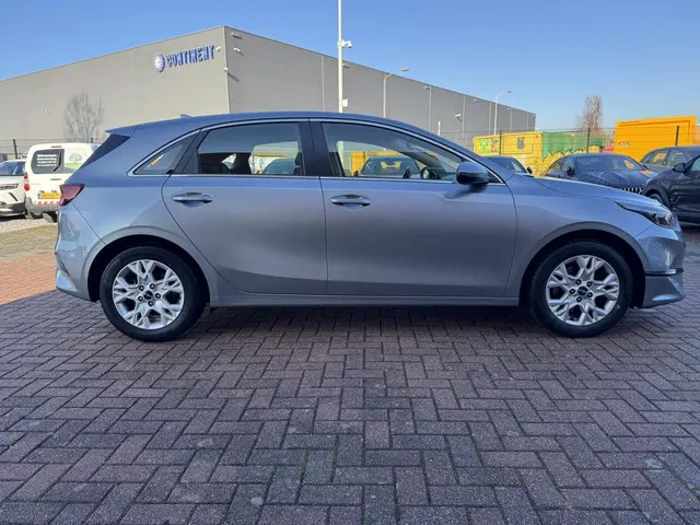 Kia Ceed 1.5 T-GDi DynamicLine, Full Led, 2023 Benzine 4