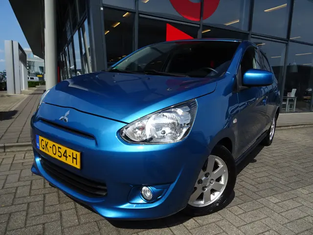 Mitsubishi Space Star 1.0 Bright 2015 Benzine 2