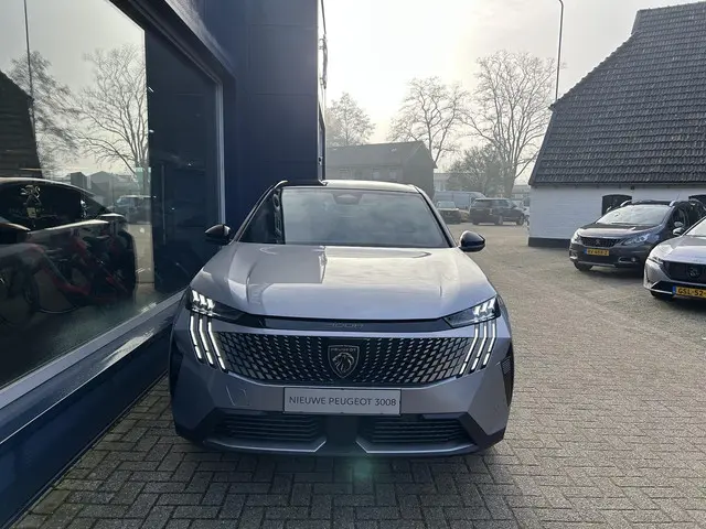 Peugeot 3008 1.2 Hybrid 145 GT 2024 Hybride Benzine 39