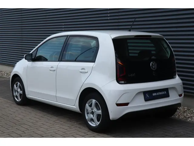 Volkswagen up! 3