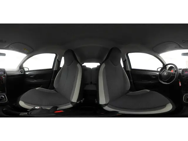 Toyota Aygo 1.0 VVT-i x-play 2021 Benzine 47