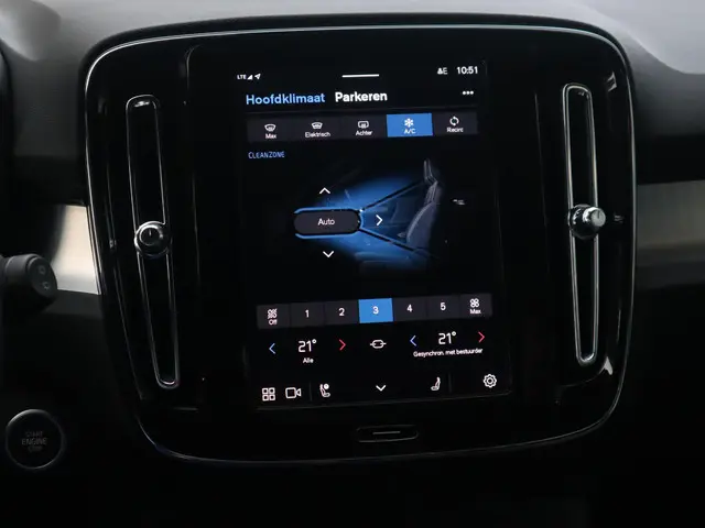 Volvo XC40 2.0 B4 Plus Dark 2025 Benzine 31