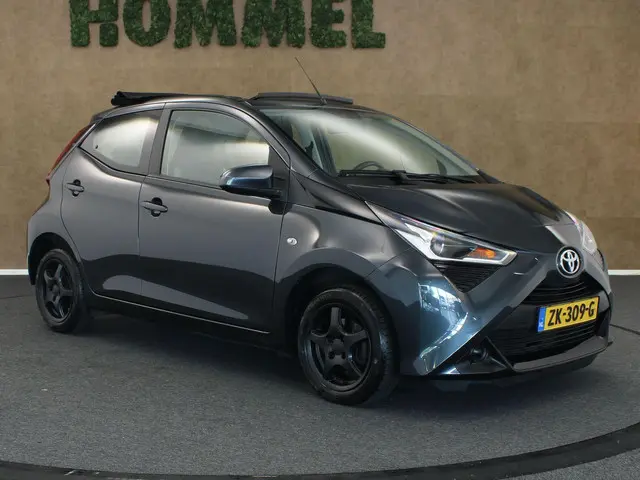 Toyota Aygo 1.0 VVT-i x-play limited 2019 Benzine 11