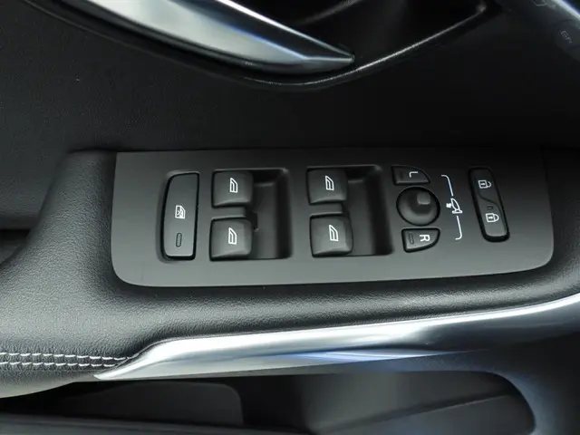 Volvo V40 1.5 T3 Polar+ Sport 2019 Benzine 29