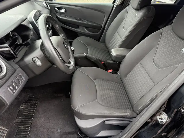 Renault Clio Estate 0.9 TCe Limited 2017 Benzine 8