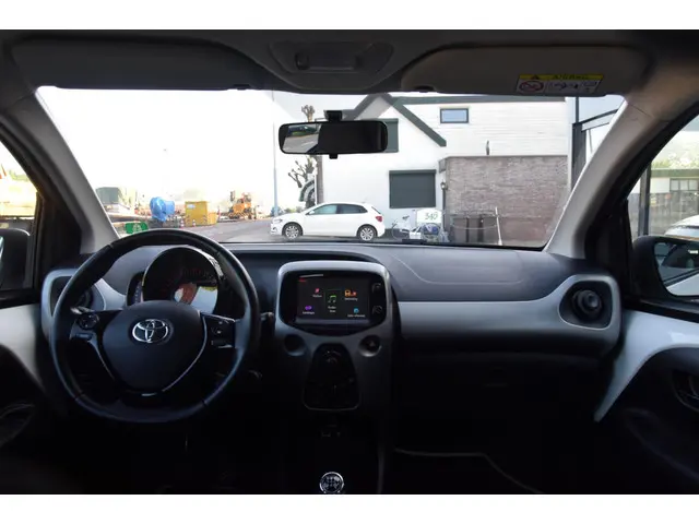 Toyota Aygo 1.0 VVT-i x-play 2016 Benzine 20