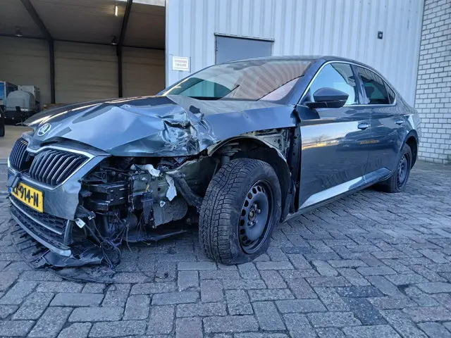 Škoda Superb 1.8 TSI Style Business WOK!! 2017 Benzine 2