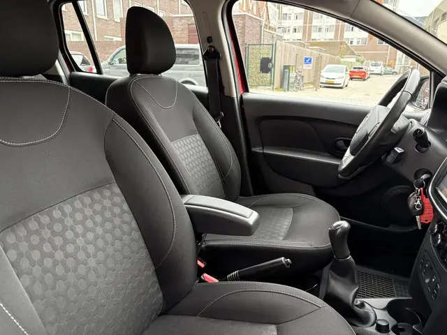 Dacia Logan MCV 0.9 TCe Prestige 2015 Benzine 9