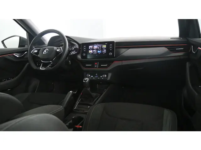 Škoda Scala 1.0 TSI 110pk Sport Business 2023 Benzine 19