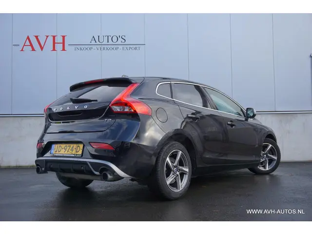 Volvo V40 2.0 T2 R-Design 2016 Benzine 3