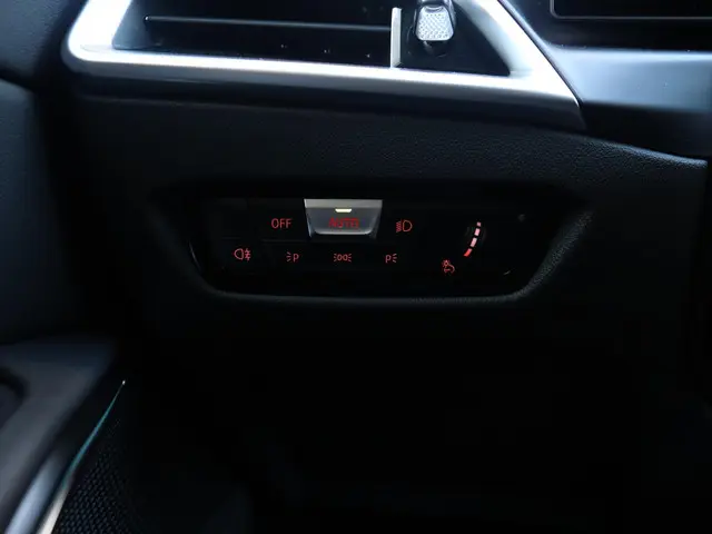 BMW 3 Serie 330e Sedan 2025 Hybride Benzine 27