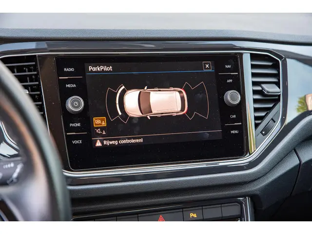 Volkswagen T-Roc 2.0 TSI 4Motion Sport 2018 Benzine 18