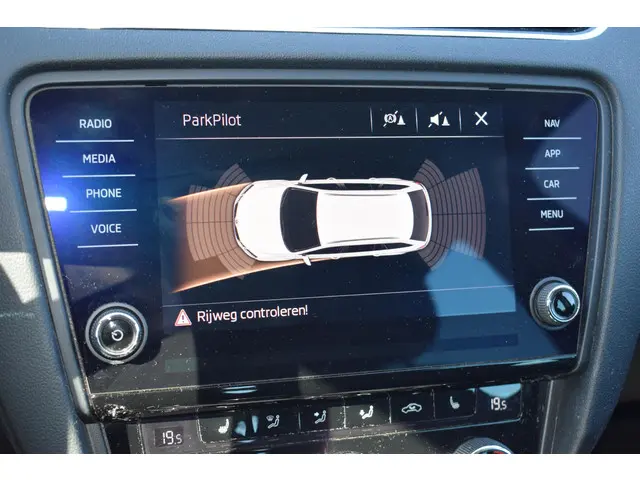 Škoda Octavia Combi 1.5 TSI Greentech Style 2018 Benzine 35