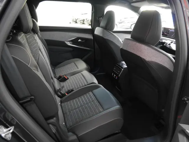 Peugeot 5008 1.2 Hybrid 136 Allure 2025 Hybride Benzine 17
