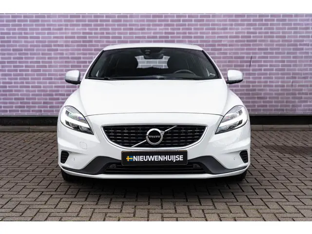 Volvo V40 1.5 T3 Polar+ Sport 2020 Benzine 2