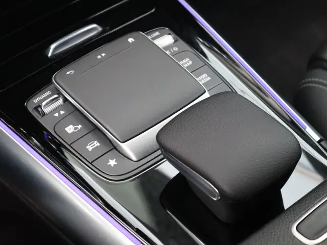 Mercedes-Benz GLA 250 e AMG Line 2021 Hybride Benzine 32