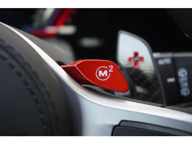 BMW XM 50e 2025 Hybride Benzine 19