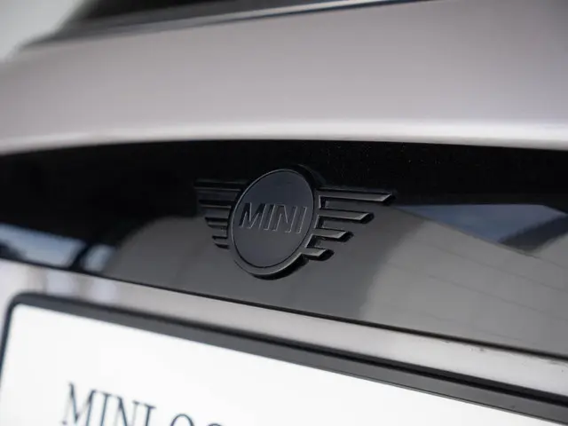 MINI 5-Deurs Cooper Aut. 2022 Benzine 19