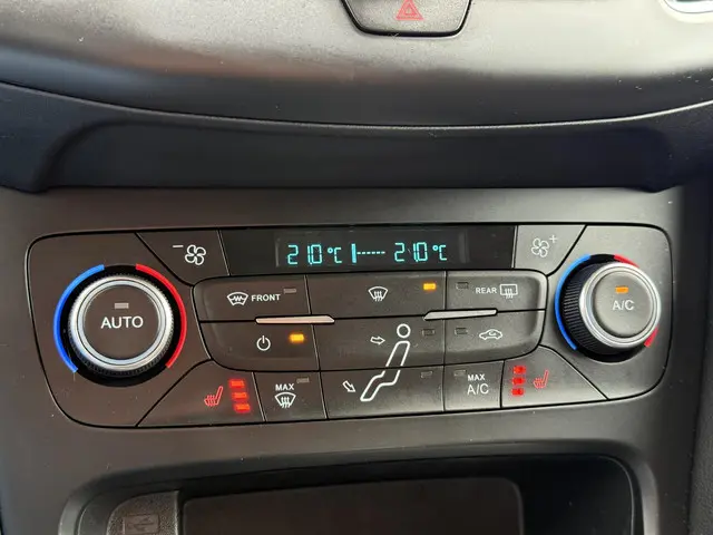 Ford Focus 1.0 Titanium Edition 2015 Benzine 16