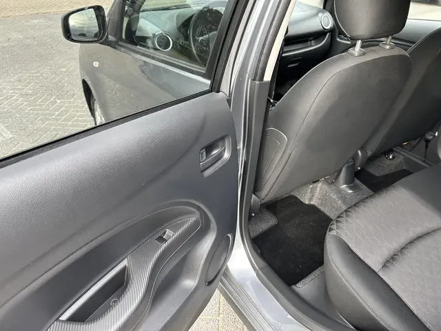 Mitsubishi Space Star 1.2 Active 2021 Benzine 12