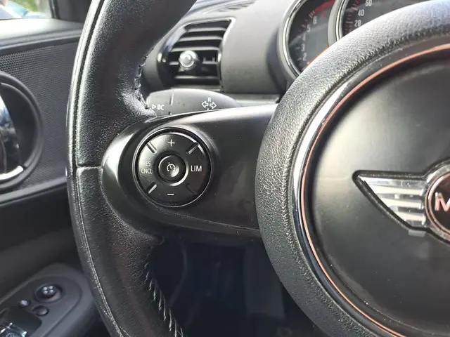 MINI Clubman Mini 1.5 Cooper Salt Business 2017 Benzine 25