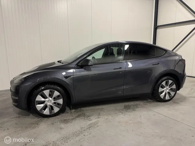 Tesla Model Y Long Range AWD 75 kWh 2022 Elektrisch 3