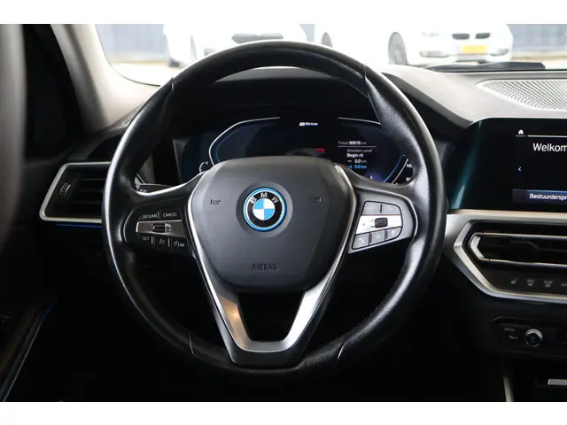 BMW 3 Serie Touring 320e 2022 Hybride Benzine 12