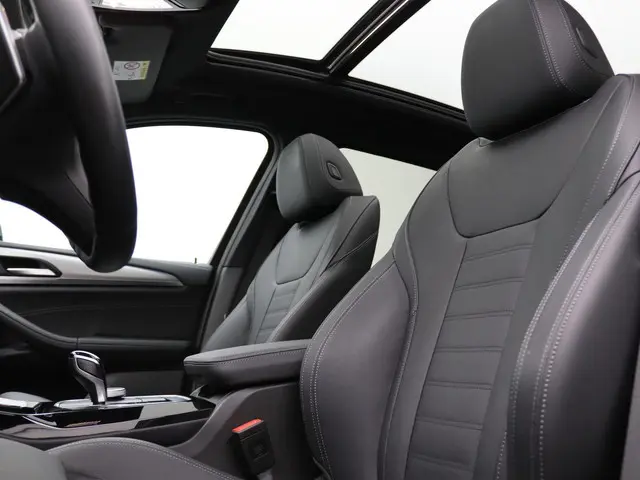 BMW X3 xDrive30e 2024 Hybride Benzine 11