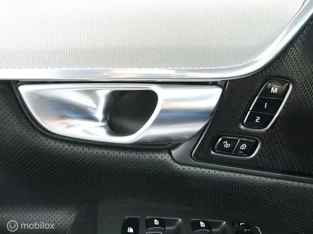 Volvo V90 2.0 T4 R-Design | ACC | PILOT | LEER | 2019 Benzine 38