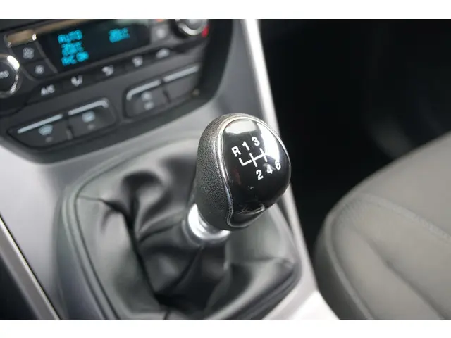 Ford Kuga 1.5 Trend 2016 Benzine 19