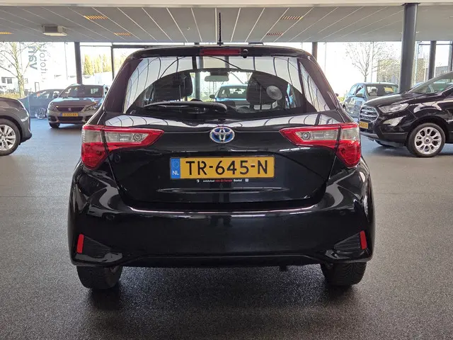 Toyota Yaris 1.5 Hybrid Active 2018 Hybride Benzine 4