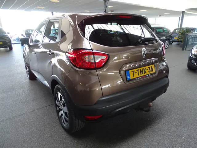 Renault Captur 0.9 TCe Expression 2014 Benzine 2