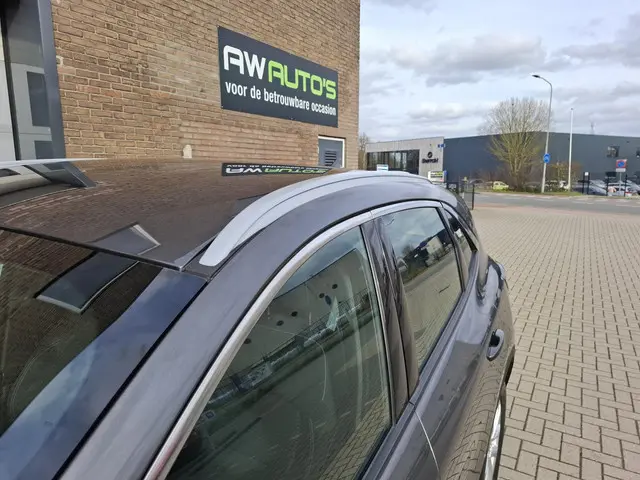 Ford Kuga 2.5 PHEV Titanium 2022 Hybride Benzine 35