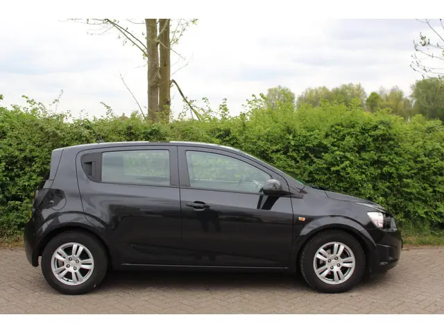 Chevrolet Aveo 1.2 LT 2013 Benzine 6