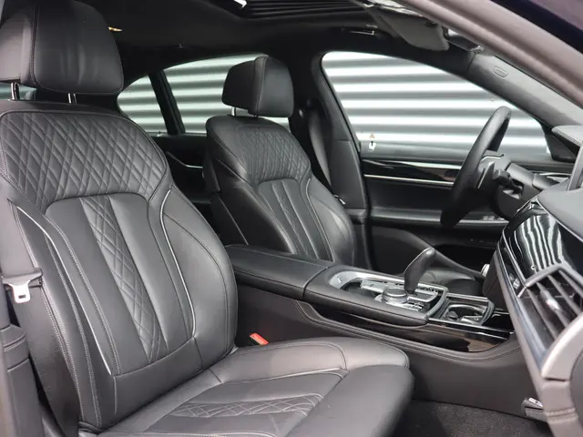 BMW 7 Serie 745e 2022 Hybride Benzine 8