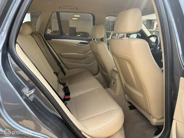 BMW X1 sDrive20i Business 2013 Benzine 10
