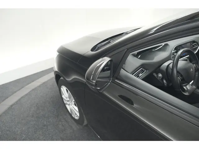 Peugeot 308 PureTech 110 Blue Lease Active 2021 Benzine 20