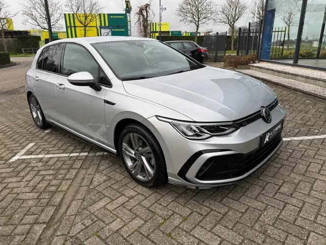 Volkswagen Golf 1.5 eTSI R-Line 2022 Benzine 10