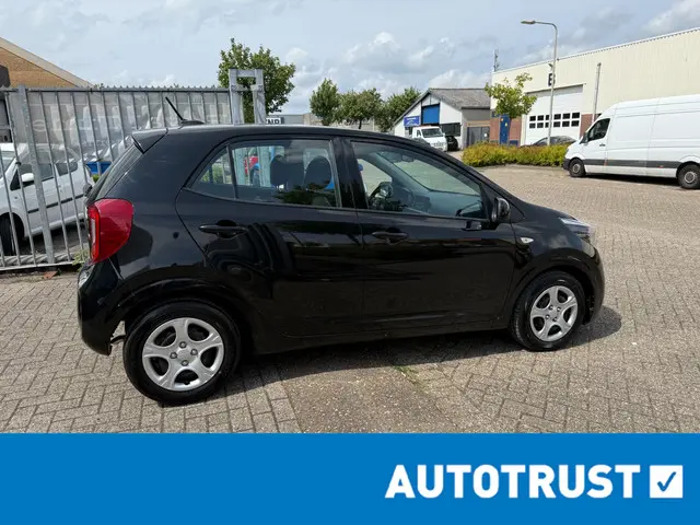 Kia Picanto 1.0 DPi ComfortLine 2024 Benzine 6