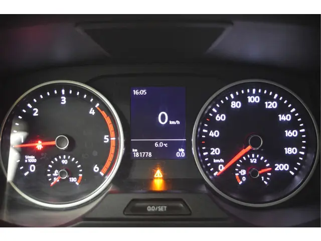 Volkswagen Crafter 35 2.0 TDI L3H3 Highline 2021 Diesel 9