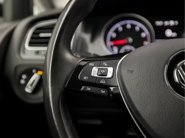 Volkswagen Golf 1.0 TSI Sportline 2017 Benzine 18