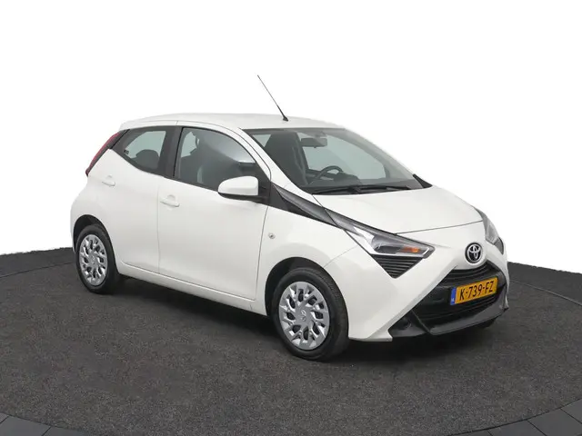 Toyota Aygo 1.0 VVT-i x-play 2020 Benzine 14