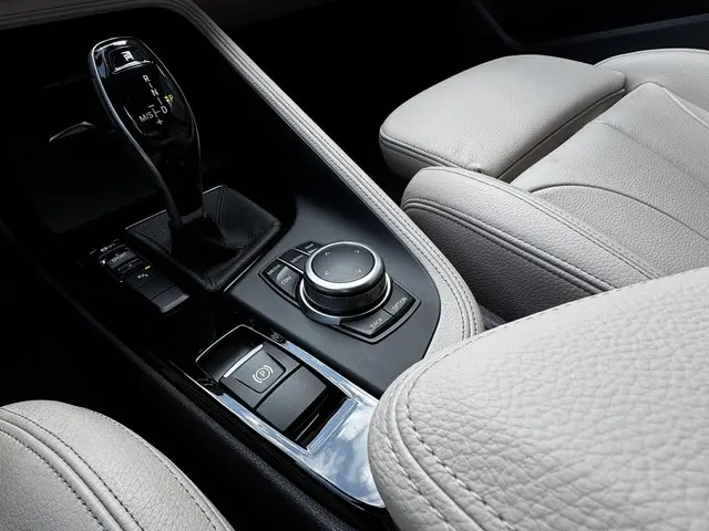 BMW X1 sDrive20i Executive 2018 Benzine 16