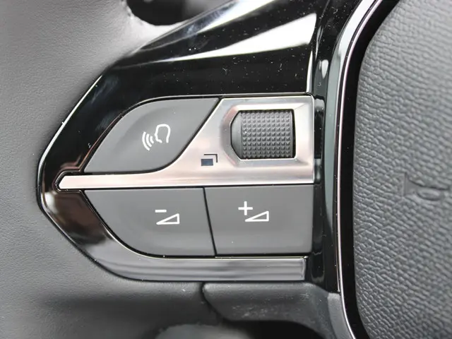 Peugeot e-2008 EV Allure 50 kWh 2025 Elektrisch 25